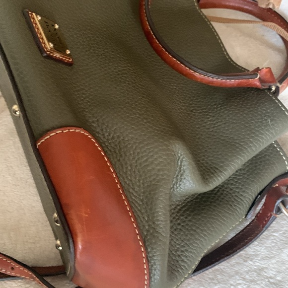 Dooney and Bourke elephant purse w/handles and crossbody adjustable strap - Picture 9 of 16